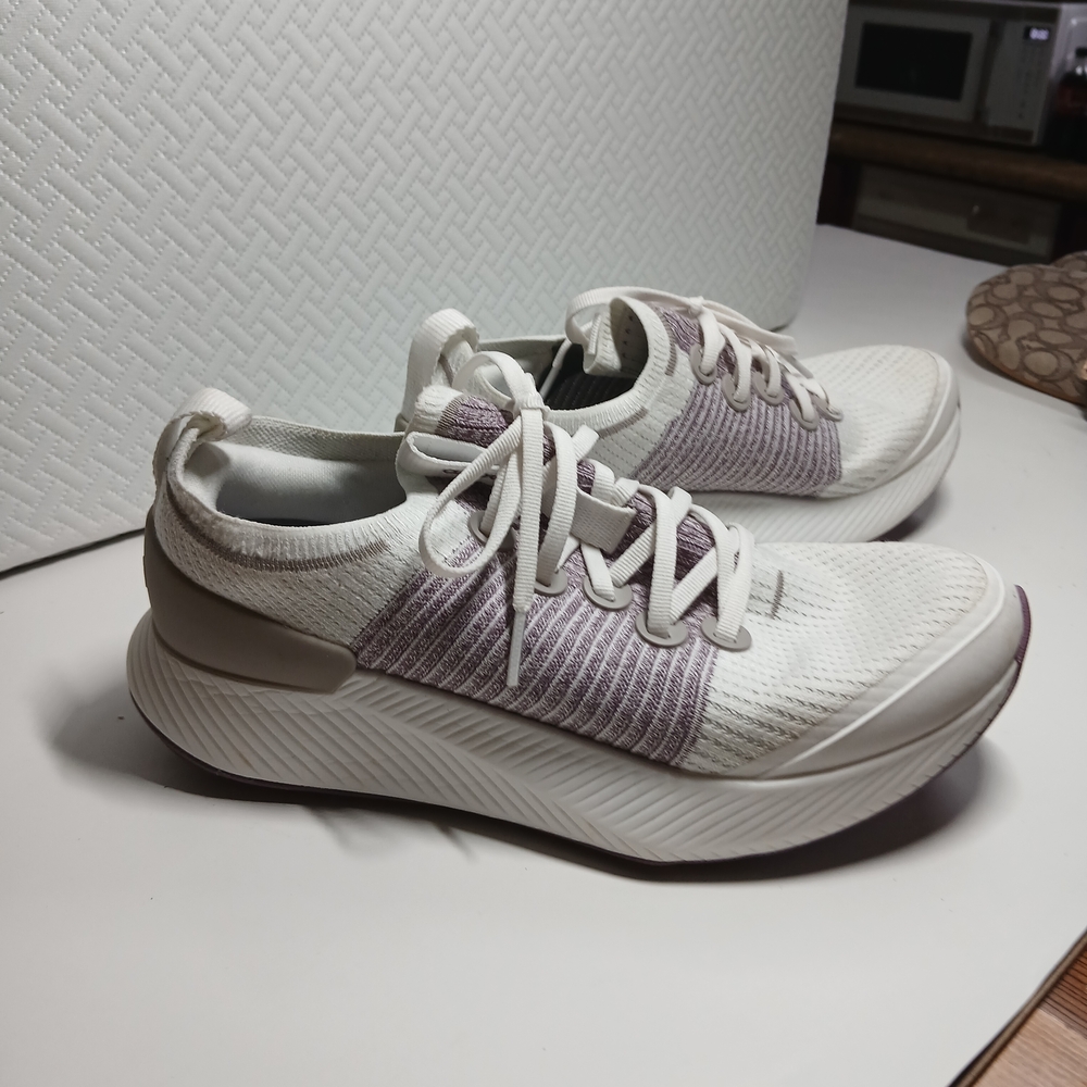 Allbirds Women's White and Purple Knit Sneakers